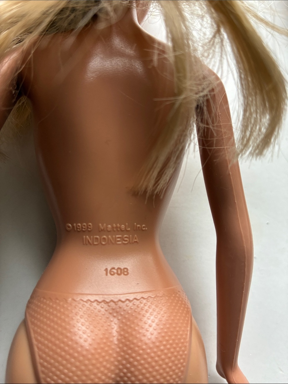 Lot of 5 Barbie Fashion Dolls - Picture 3 of 11
